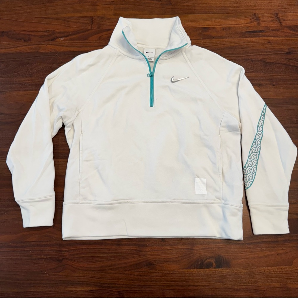 Nike Women’s White Quarter-Zip